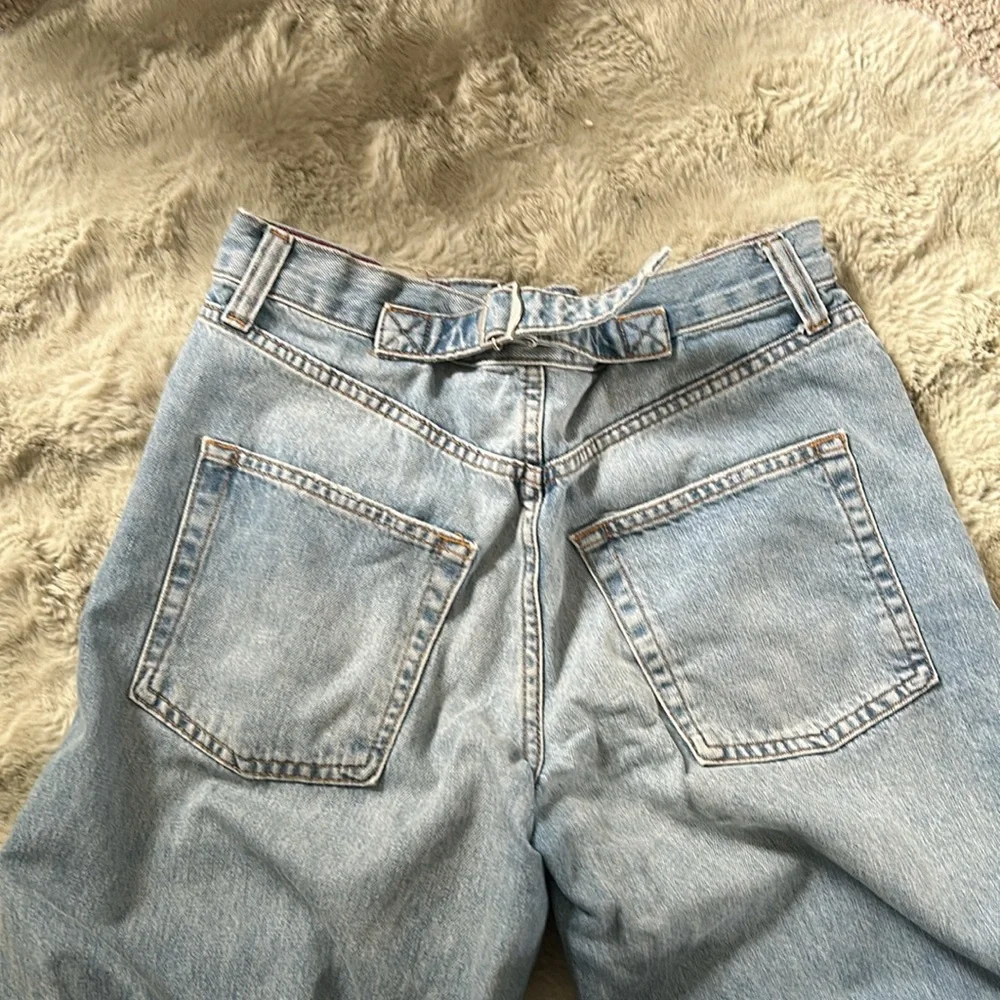 BDG Logan Buckle Baggy Boyfriend Jean - Picture 2 of 3